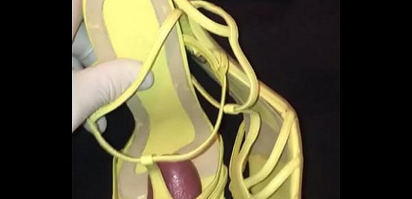 Sexy size 6 yellow heels used